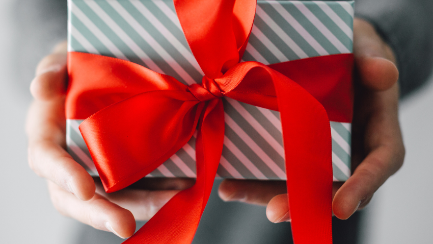 Geschenkideen für Männer: 10 Ideen jenseits von Socken und Wein